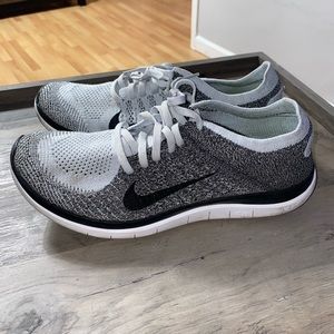 Men’s fly knit Nike running sneakers